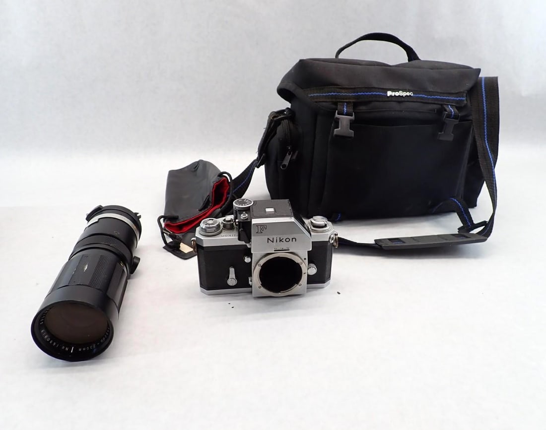 Vintage Nikon F 35mm Camera & Assorted Lenses (1 of 7)