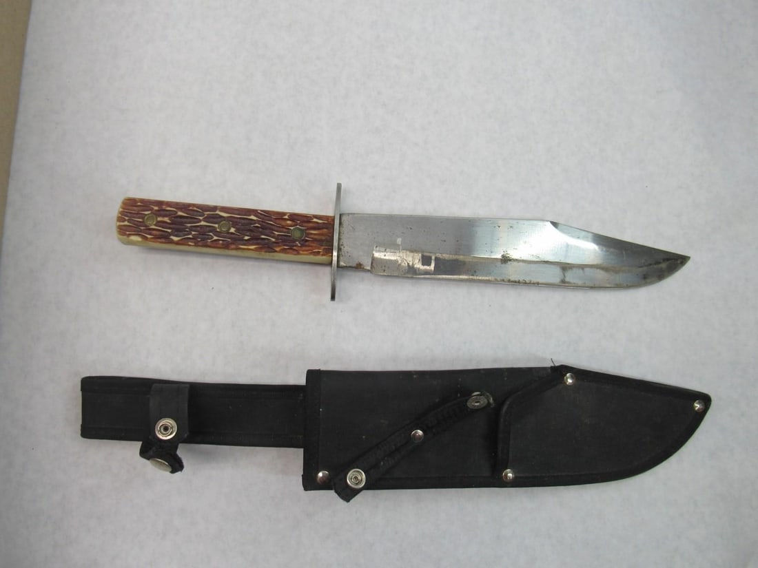 (40) Knives and Machetes - 12