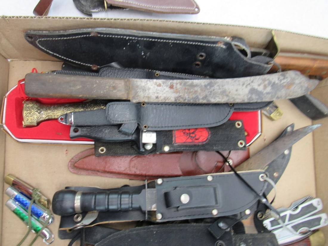 (40) Knives and Machetes - 15