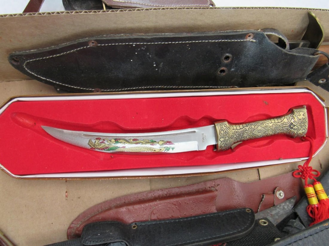 (40) Knives and Machetes - 17