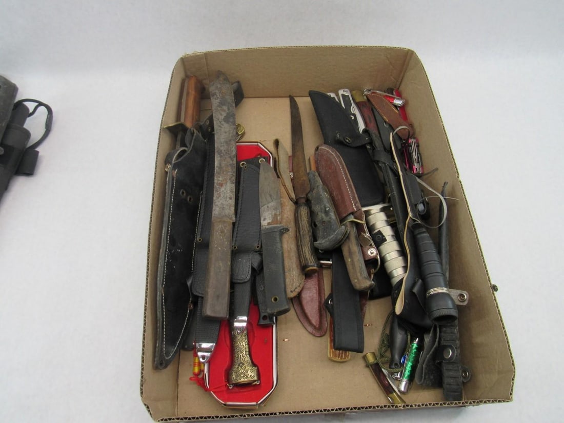 (40) Knives and Machetes - 5