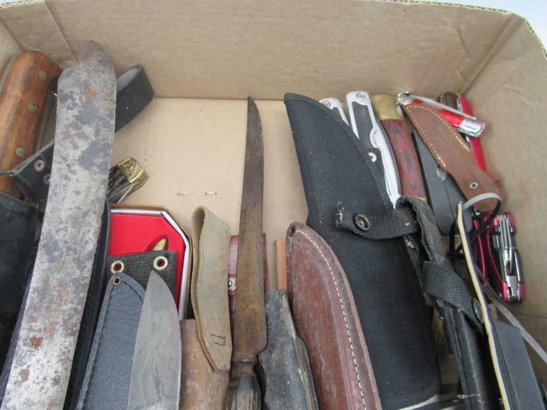 (40) Knives and Machetes - 6