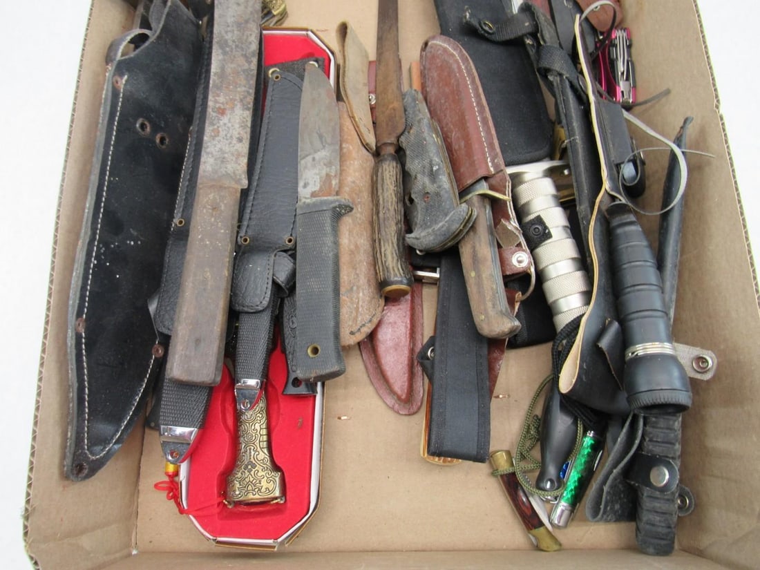 (40) Knives and Machetes - 7