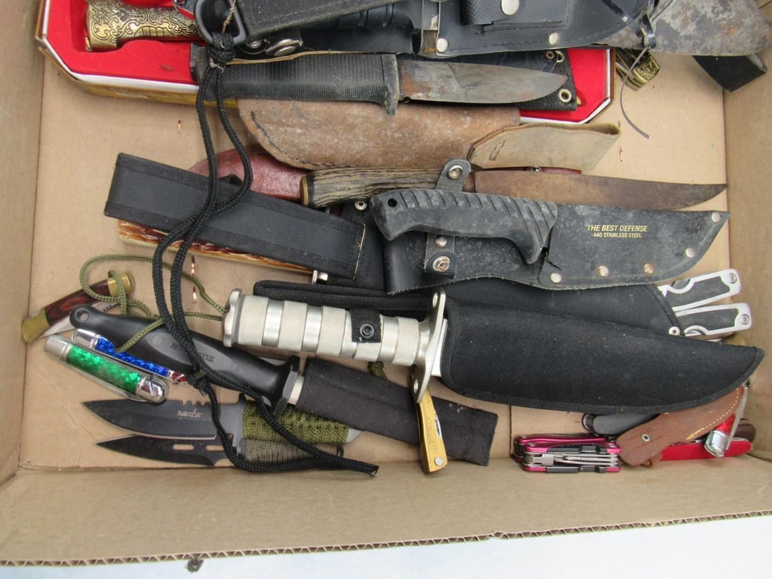 (40) Knives and Machetes - 8