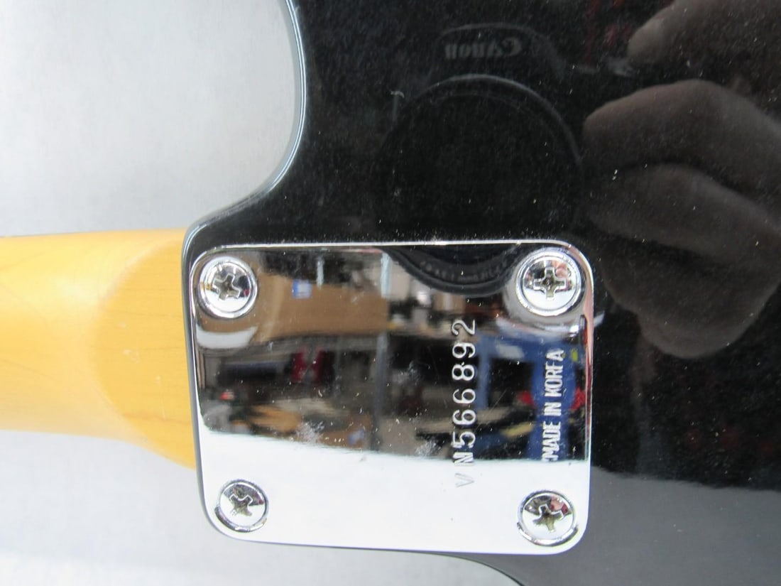 Fender Squire Stratocaster Electric Guitar - 8