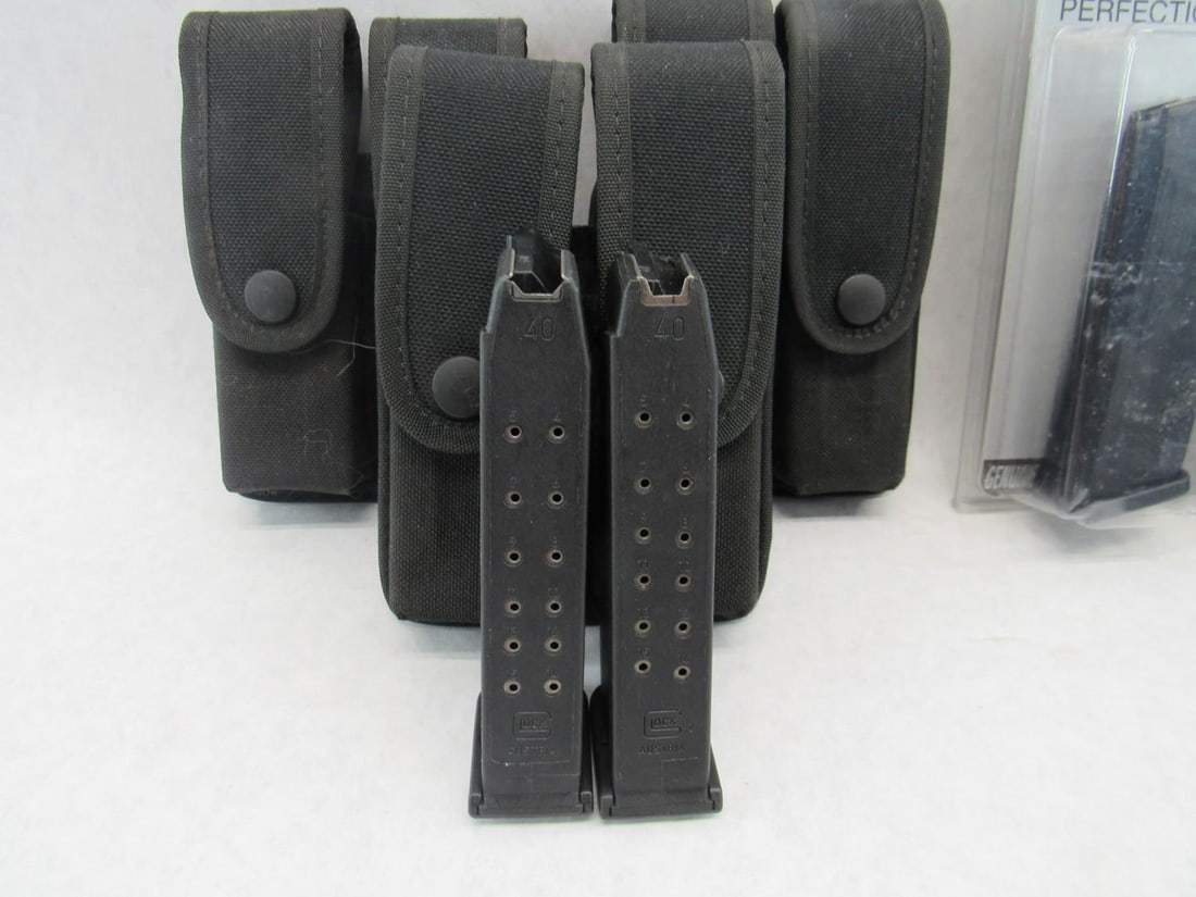 (6) Glock 15 Round .40 S&W Magazines & (3) Pouches - 6