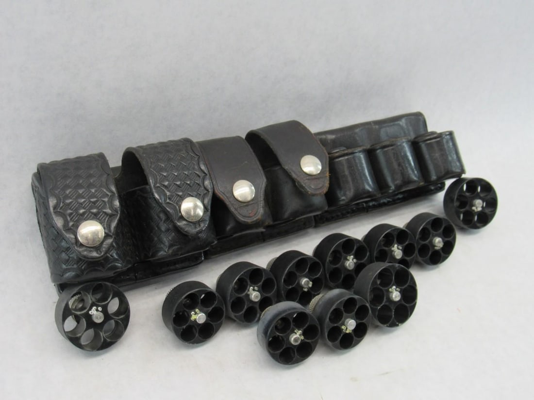 (14) Speed Loaders & (3) Leather Pouches - 3