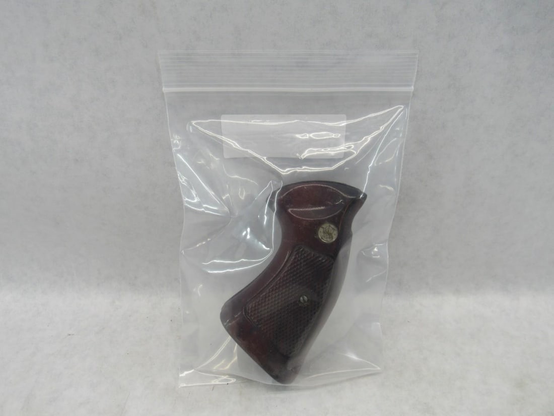 Smith & Wesson Large Frame Revolver Grips - 6