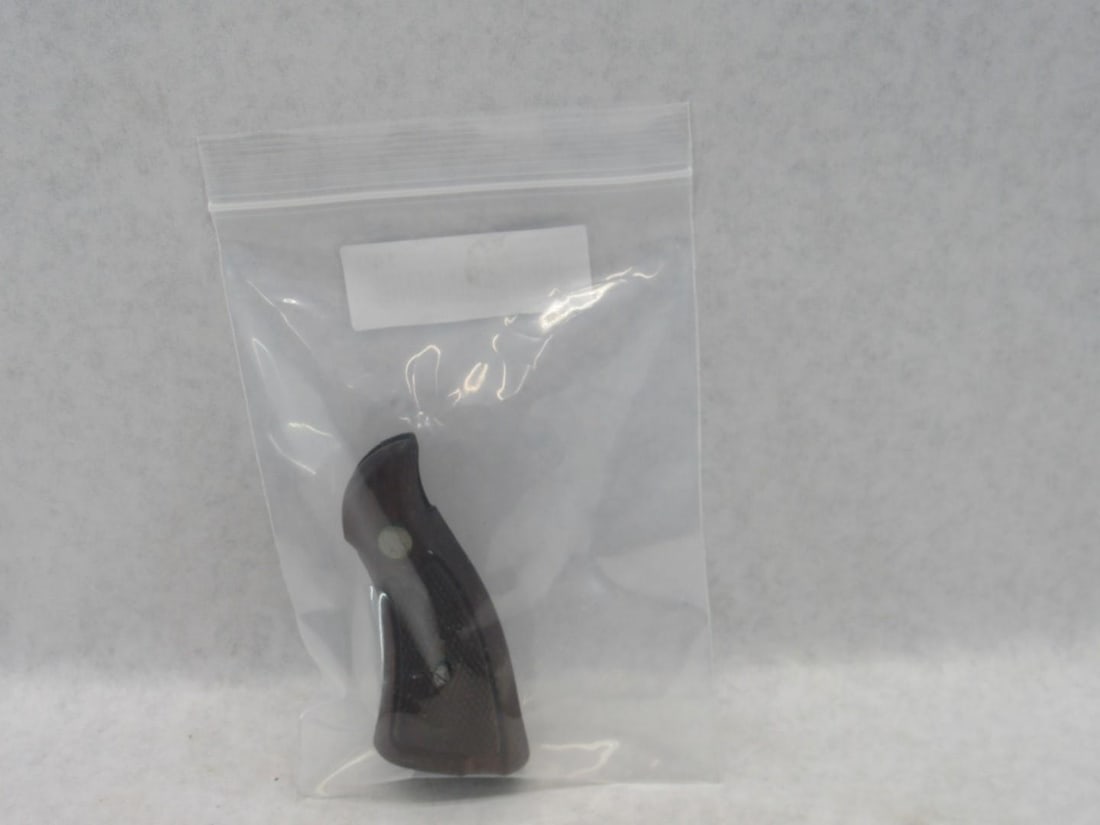 Smith & Wesson Revolver Grips - 6