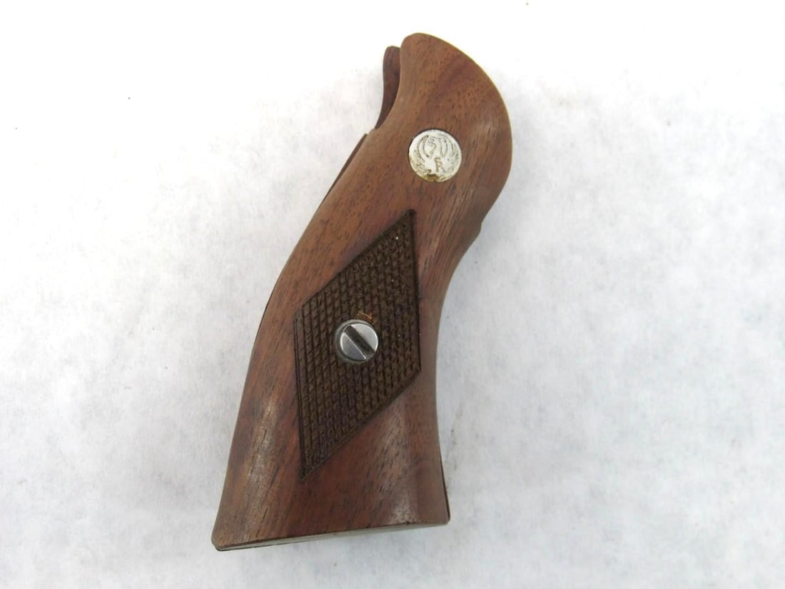Ruger Double Action Revolver Grips: with screw 