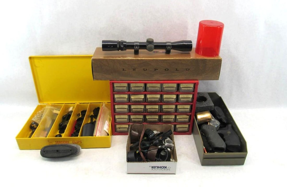 Lot of Gun Parts: Lot of Gun Parts