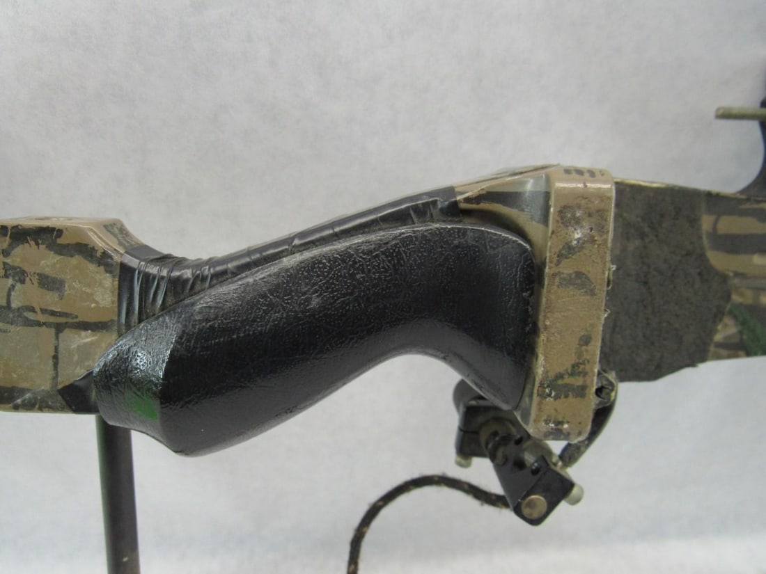 High Country Excalibur Compound Bow - 13