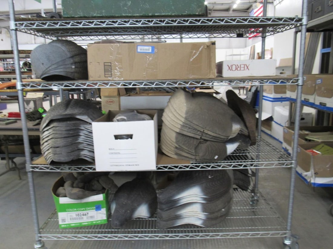 (43) Canada Goose Field Decoys: (43) Canada Goose Field Decoys 