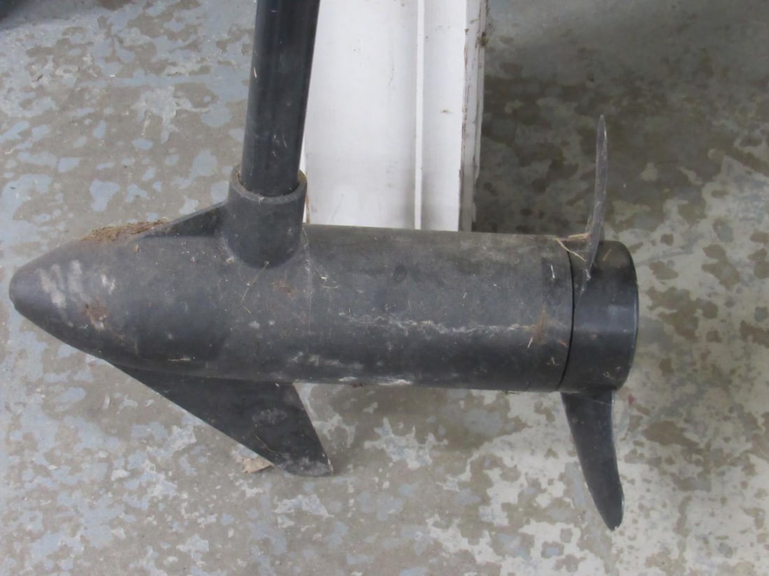 Minn Kota Classic 28 Electric Trolling Motor - 11