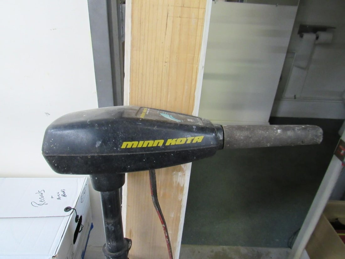 Minn Kota Classic 28 Electric Trolling Motor - 4