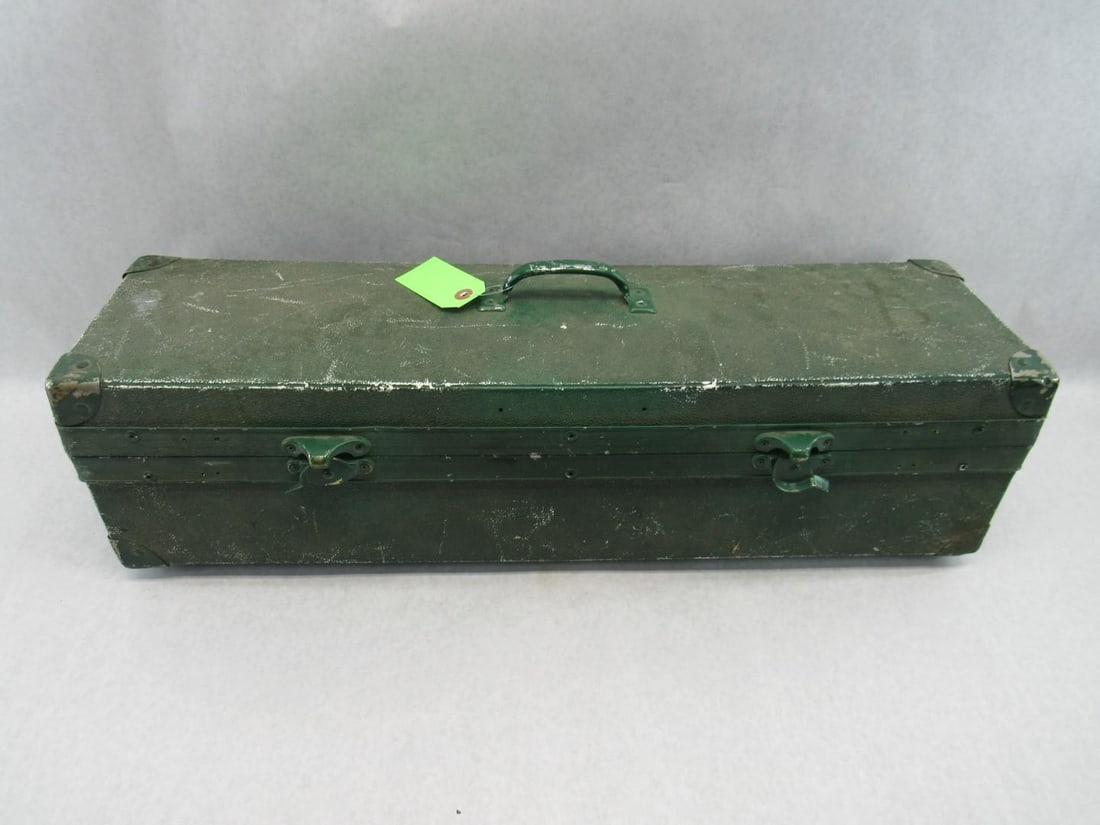 (12) Vintage Fiberglass Arrows in a Case - 2