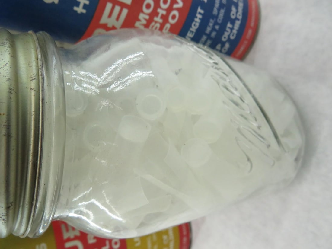 2lbs. Hercules Shotgun Shell Powder & 12 Ga. & .410 Bore Wads - 4