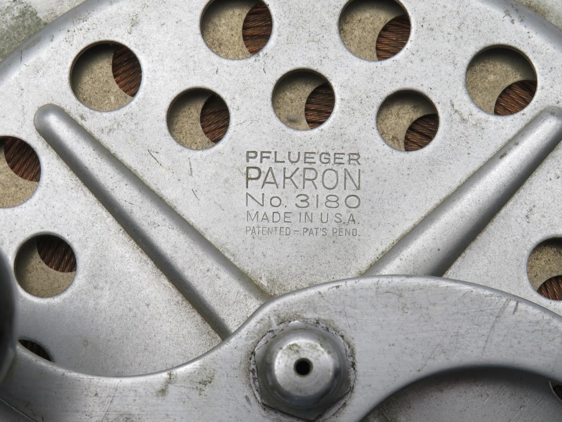 Vintage Pflueger Pakron 3180 Reel - 4