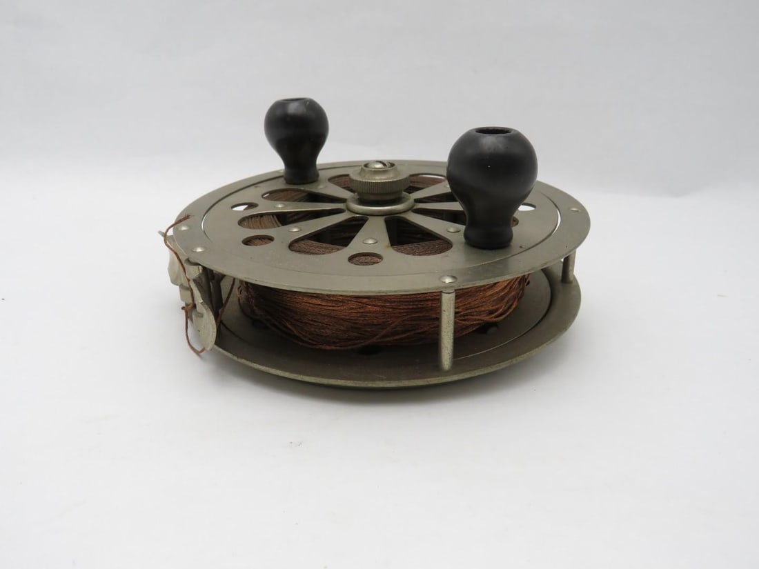 Vintage Pflueger Sal-Trout 1558 Reel: with copper line 