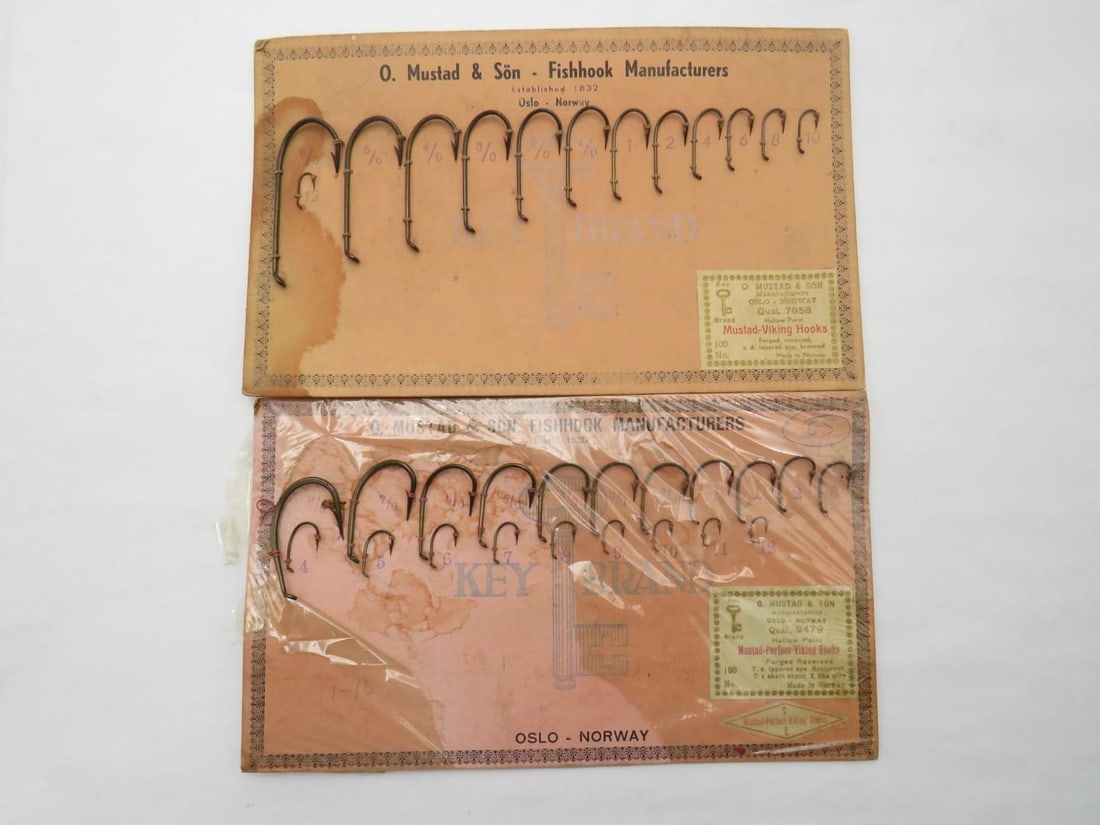 (2) Vintage Mustad Hook Sample Boards: (2) Vintage Mustad Hook Sample Boards 