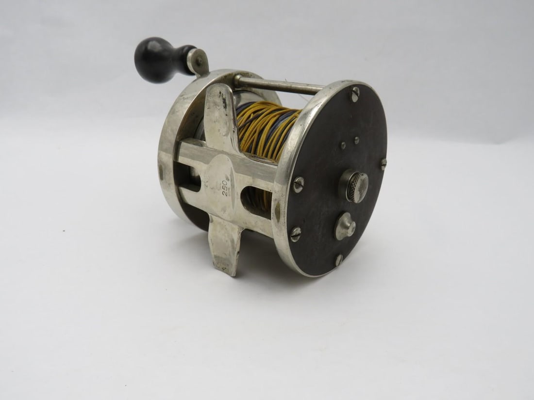Vintage 4 Brothers Eclipse Surf Casting Reel - 2