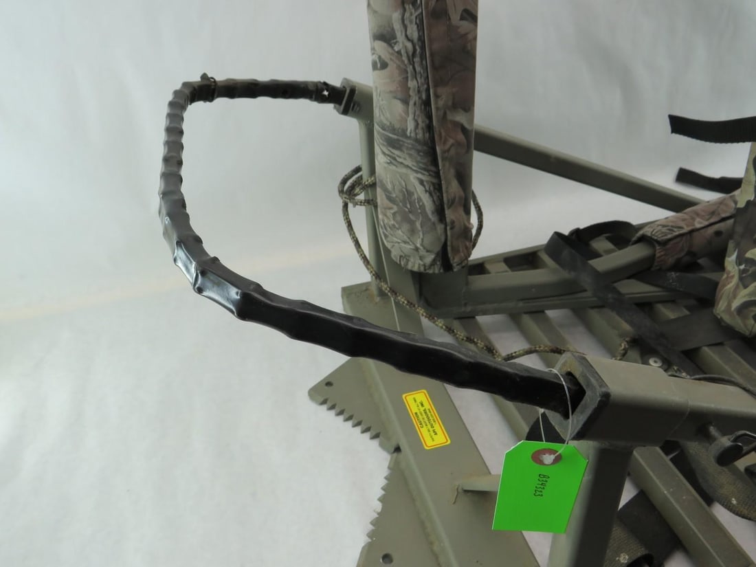 API Outdoors GS 2500 MS Grandstand Supreme Tree Stand - 18