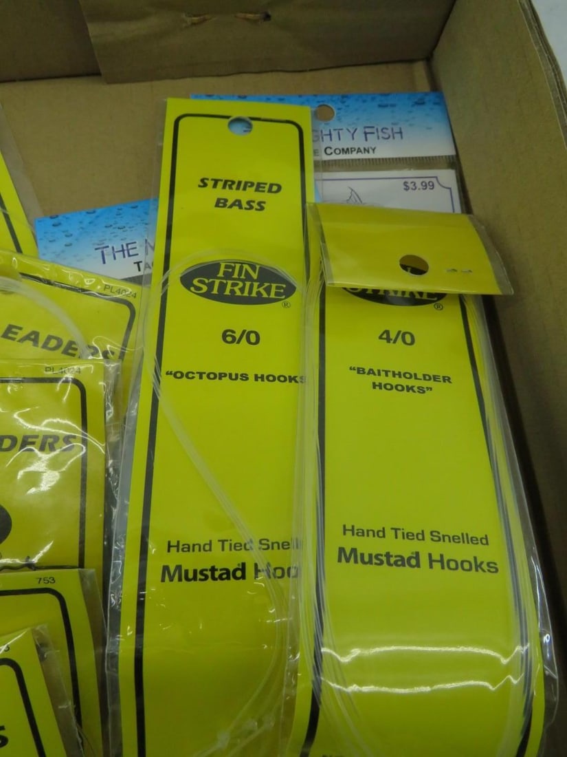 (20+/-) Fin Strike Salt Water Power Lurers & Hooks - 10