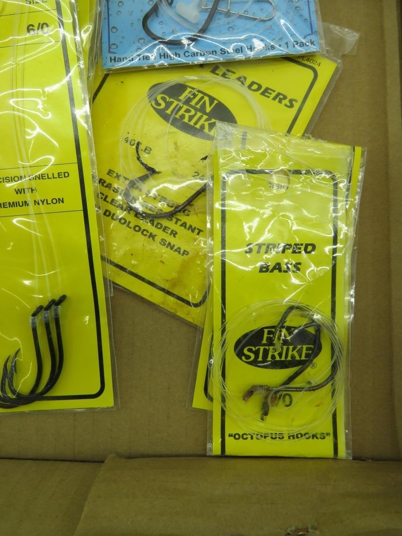 (20+/-) Fin Strike Salt Water Power Lurers & Hooks - 9