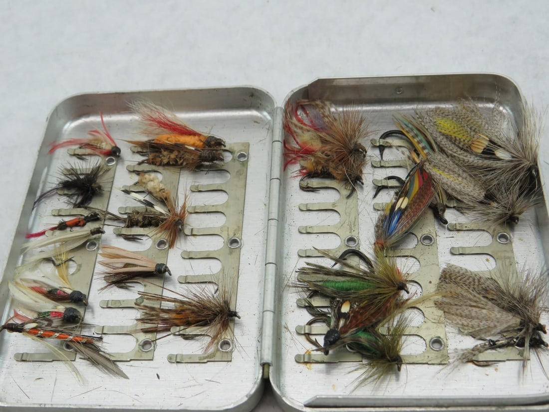 (25+/-) Tied Flies w/ Case - 12