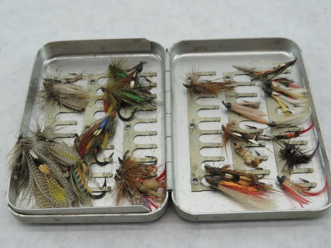 (25+/-) Tied Flies w/ Case - 3