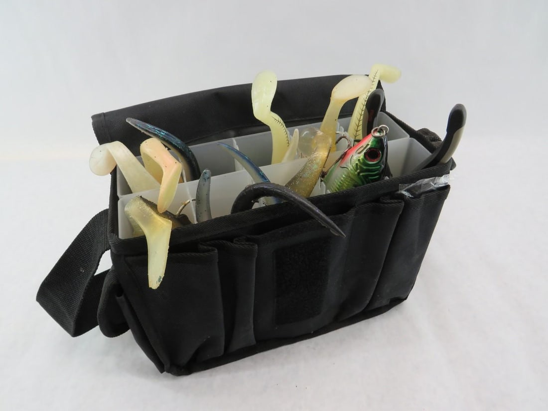 L.L Bean Surf Bag W/ (17) Saltwater Soft Tail Lures: L.L Bean Surf Bag W/ (17) Saltwater Soft Tail Lures 