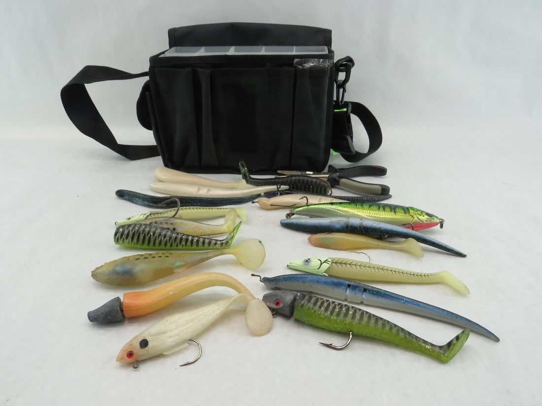 L.L Bean Surf Bag W/ (17) Saltwater Soft Tail Lures - 3