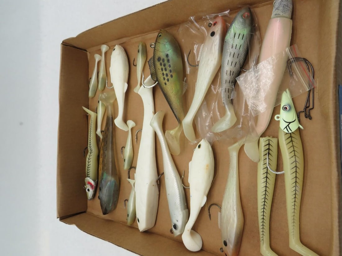 (19) Salt Water Soft Tail Paddle Lurers: (19) Salt Water Soft Tail Paddle Lurers 