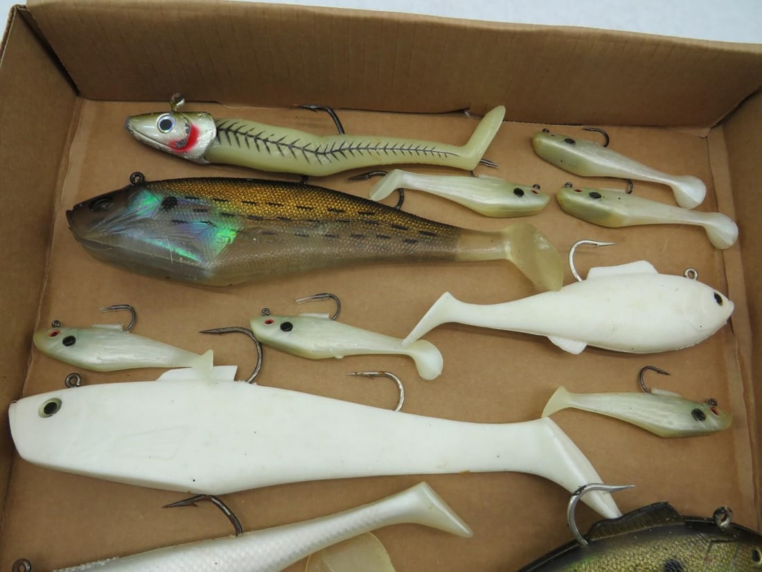 (19) Salt Water Soft Tail Paddle Lurers - 4