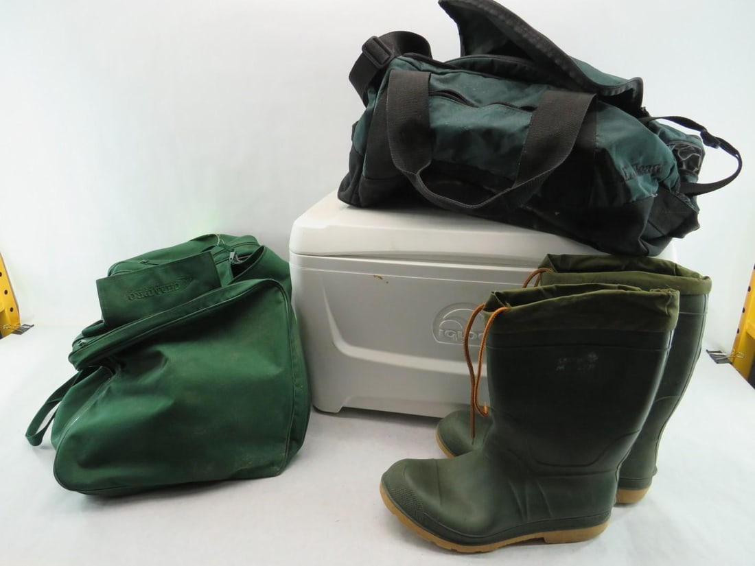 Igloo Cooler & Canvas Tote Bag - 18