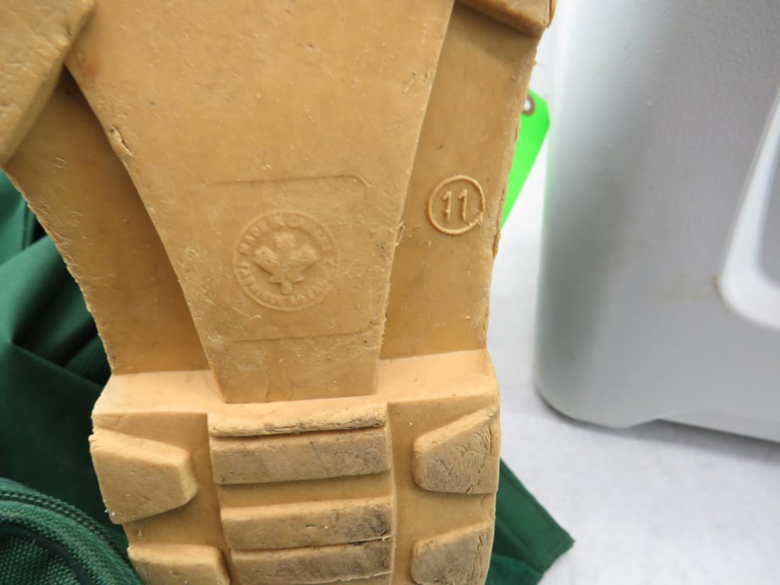 Igloo Cooler & Canvas Tote Bag - 9