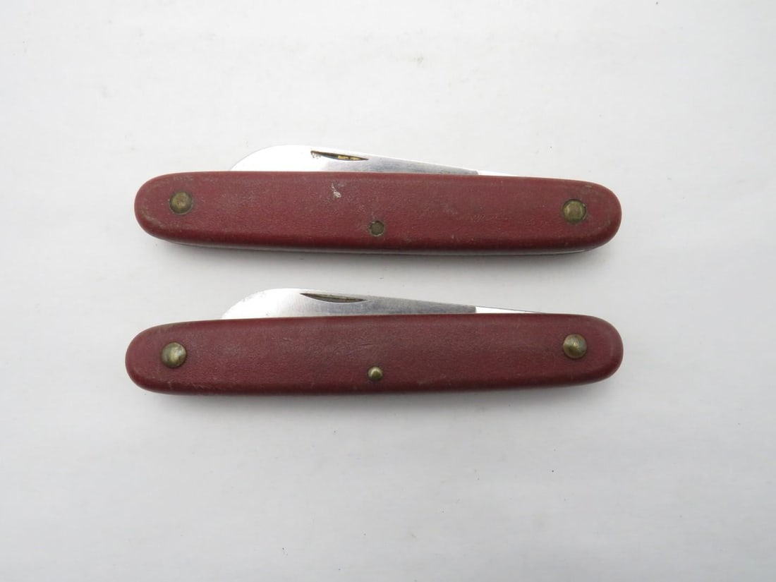 (2) Vintage Victorinox Gardeners/ Florist Knives: (2) Vintage Victorinox Gardeners/ Florist Knives 