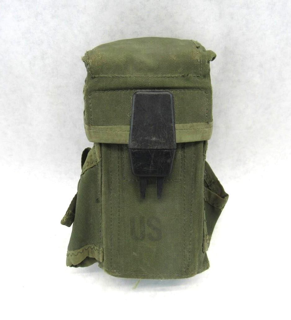 Vintage U.S. Army Issue Magazine Pouch w/(3) M16 5.56 Magazines: 30rd, Vietnam War Period, *Restricted 