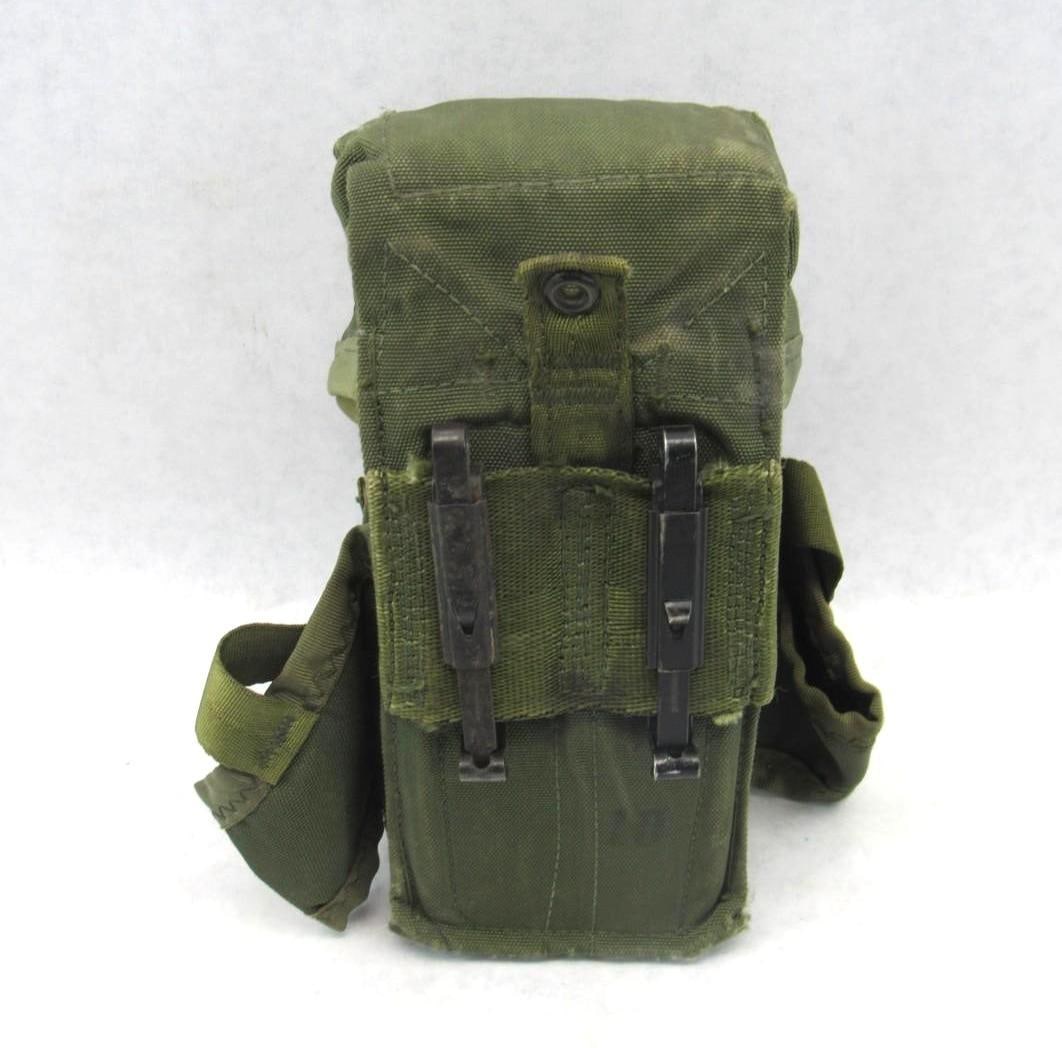 Vintage U.S. Army Issue Magazine Pouch w/(3) M16 5.56 Magazines - 3