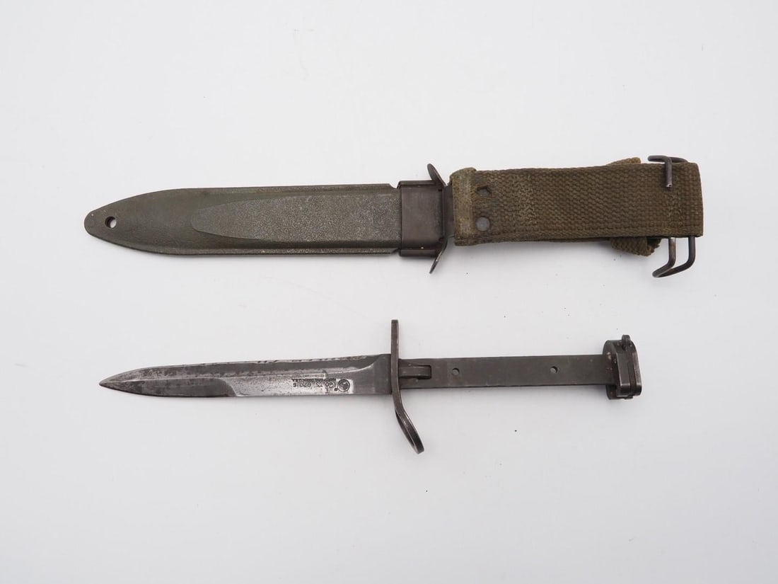 U.S. M7 Knife Colt's 62316 w/ U.S. M8A1 Sheath - 3