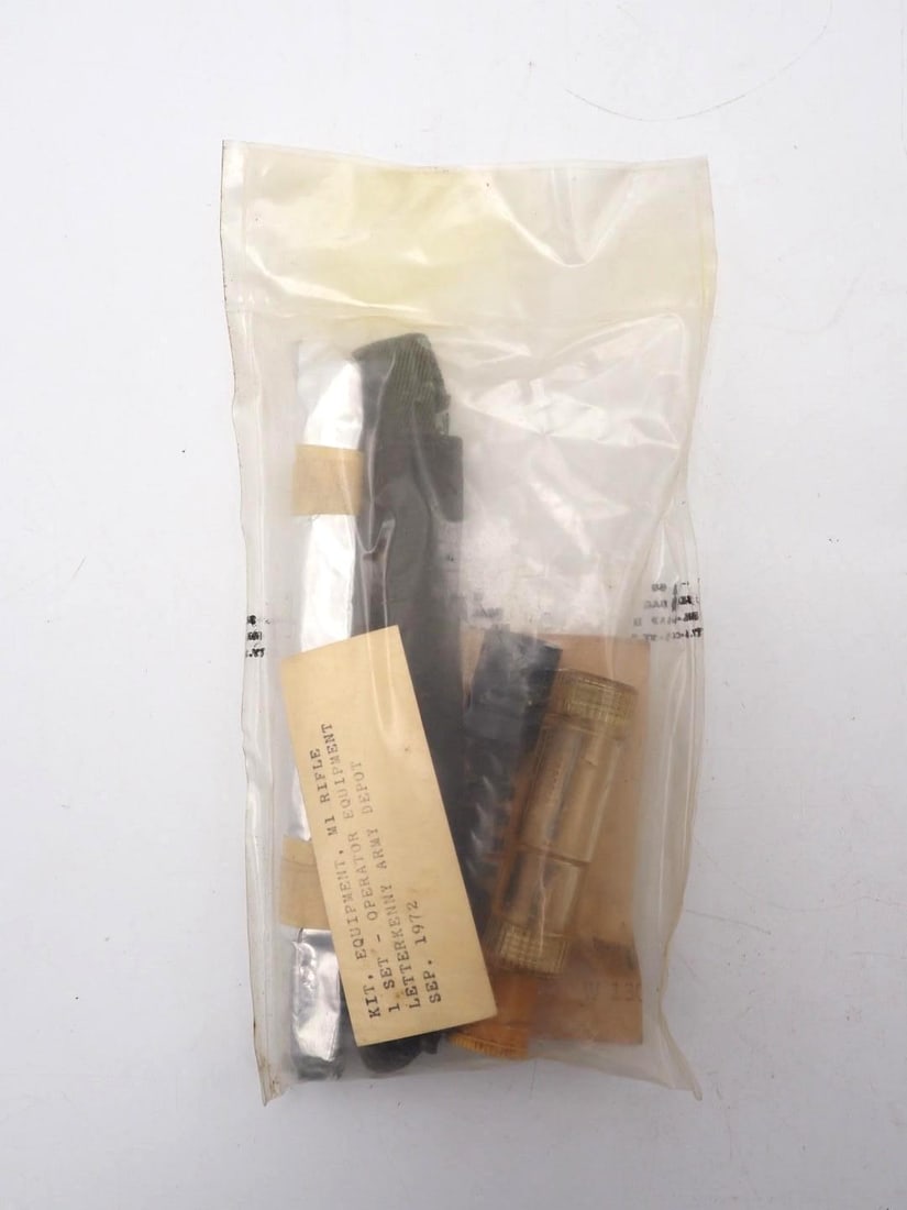 M1 Rifle Operator Equipment Cleaning Kit (1 of 3)