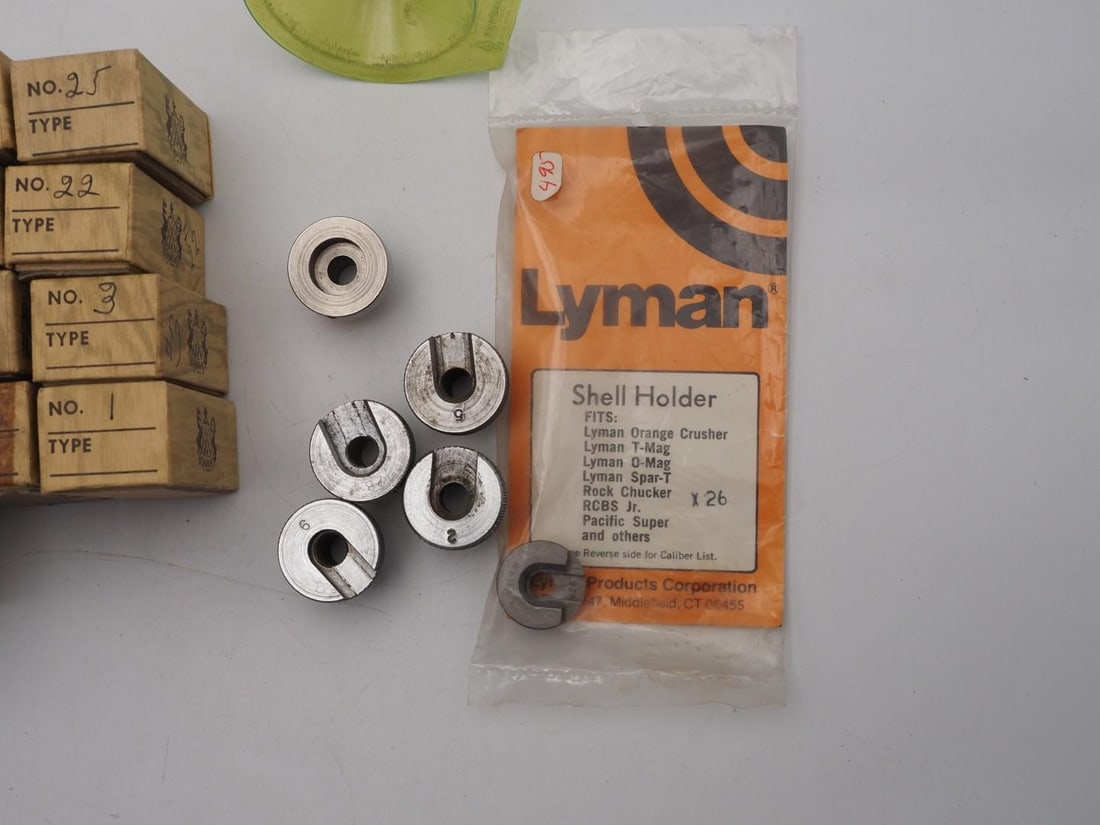 (23) Herter's Inc Shell Holders - 5