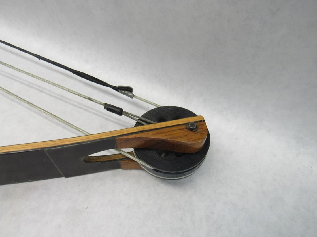 Vintage Jeffery "The Regal" 40.5 Compound Bow - 14