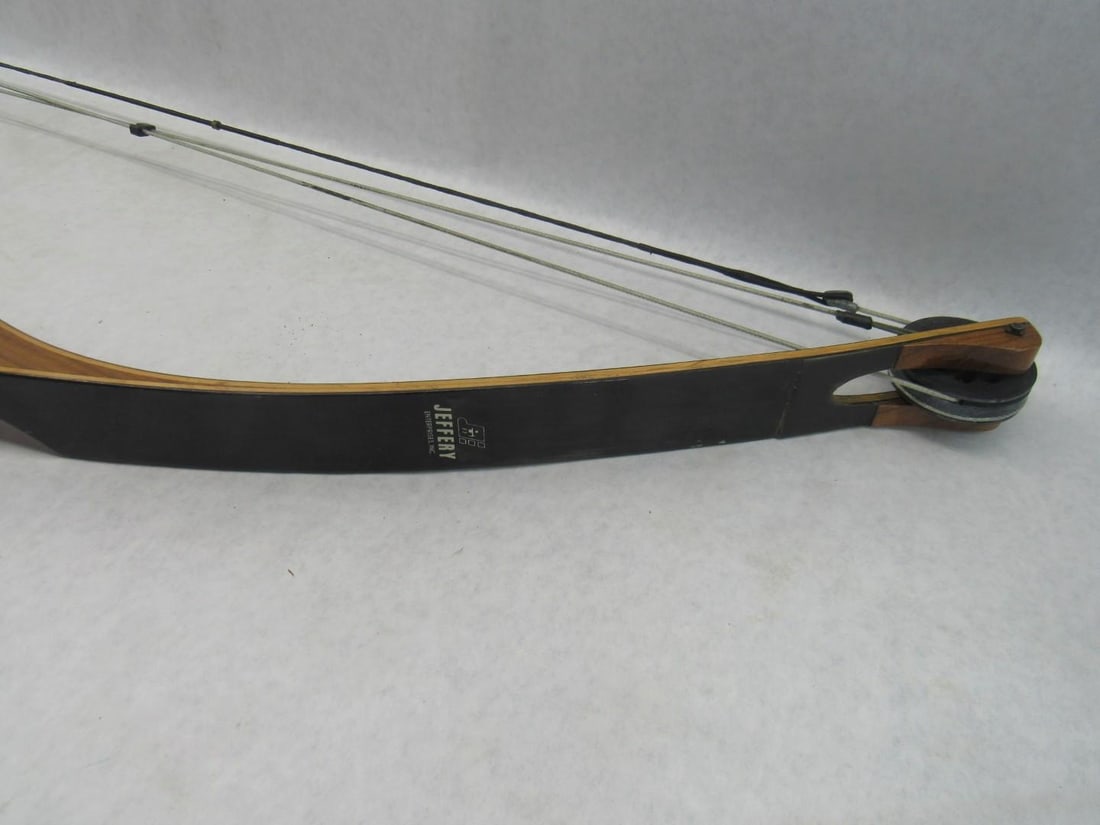 Vintage Jeffery "The Regal" 40.5 Compound Bow - 15