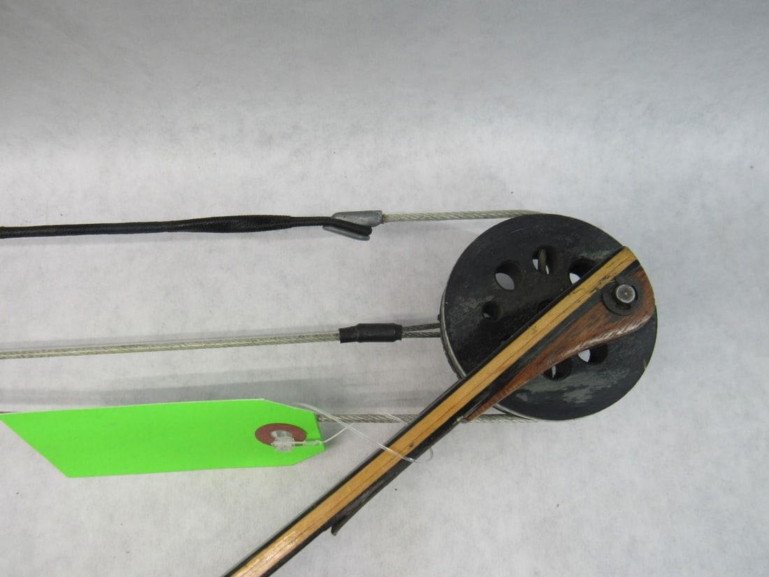 Vintage Jeffery "The Regal" 40.5 Compound Bow - 8