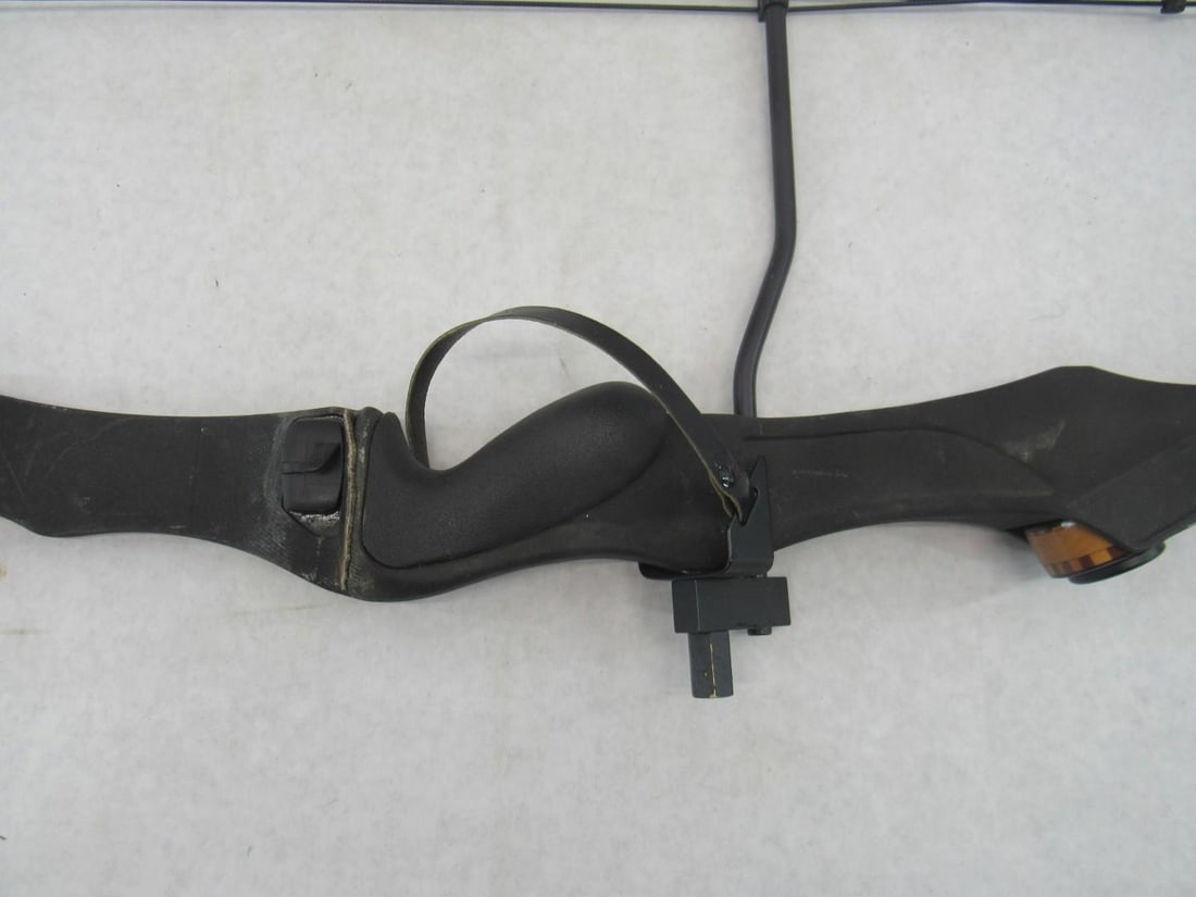 Vintage Golden Eagle Compound Bow - 14