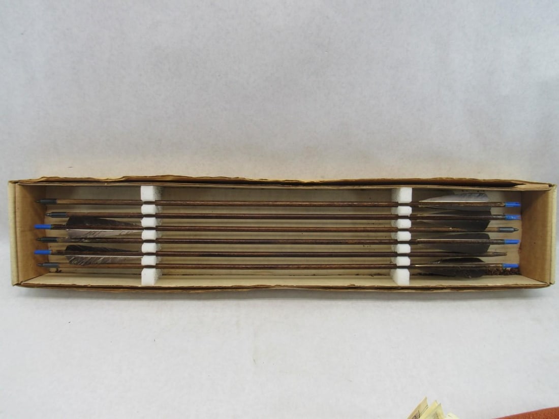 Vintage Dan Quillian's Archery Traditions Long Bow w/Arrows - 19