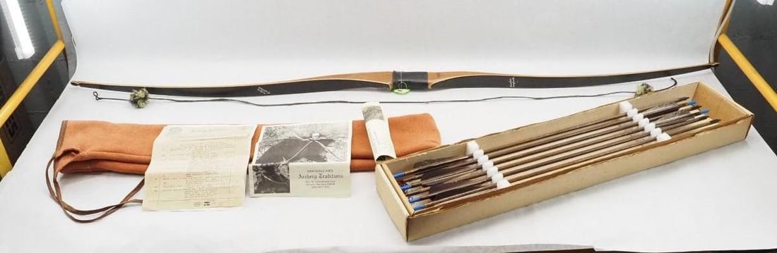 Vintage Dan Quillian's Archery Traditions Long Bow w/Arrows (1 of 20)