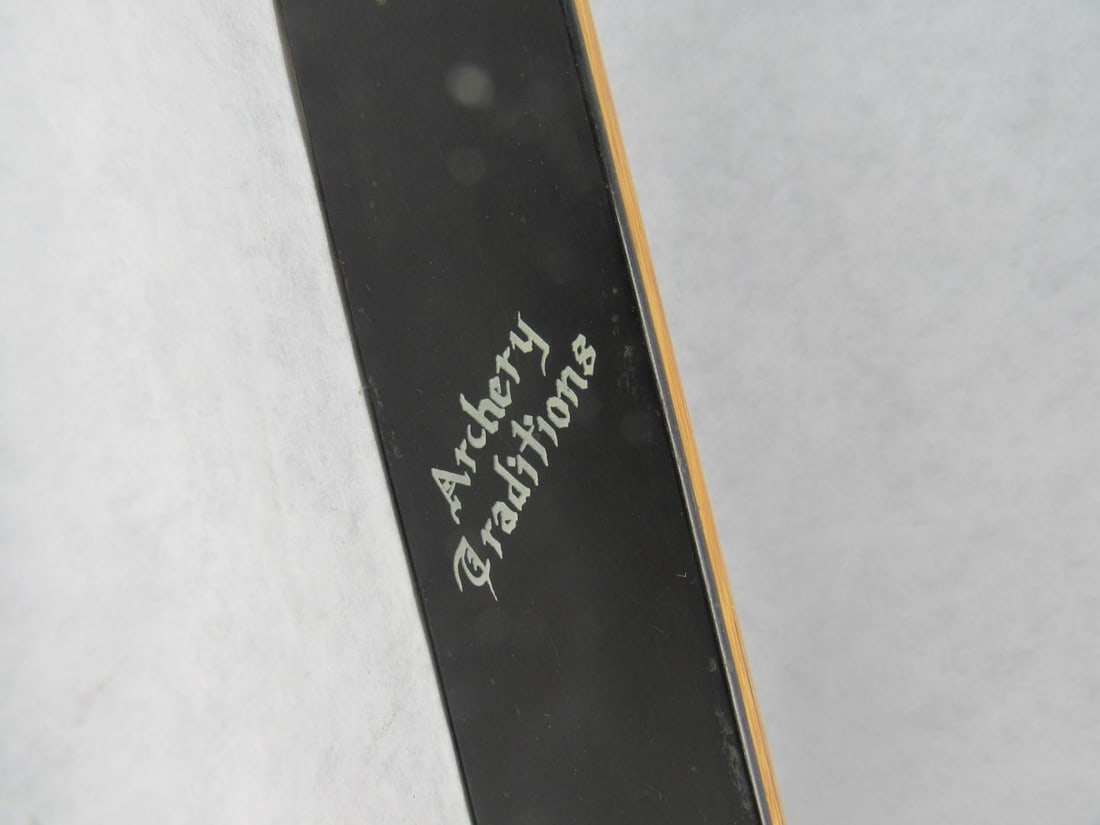 Vintage Dan Quillian's Archery Traditions Long Bow w/Arrows - 9