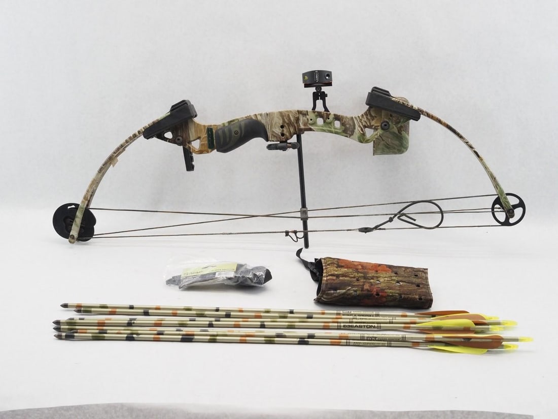 Fred Bear Compound Bow w/ Bag - 2